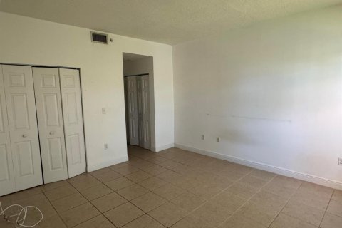 Condo in Margate, Florida, 2 bedrooms  № 2078472 - photo 26