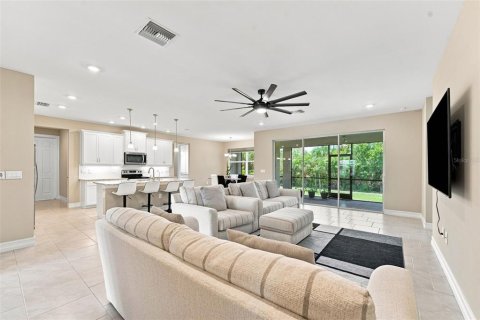 House in Port Charlotte, Florida 4 bedrooms, 224.45 sq.m. № 2299725 - photo 3