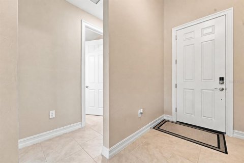 House in Port Charlotte, Florida 4 bedrooms, 224.45 sq.m. № 2299725 - photo 5