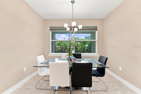 House in Port Charlotte, Florida 4 bedrooms, 224.45 sq.m. № 2299725 - photo 11
