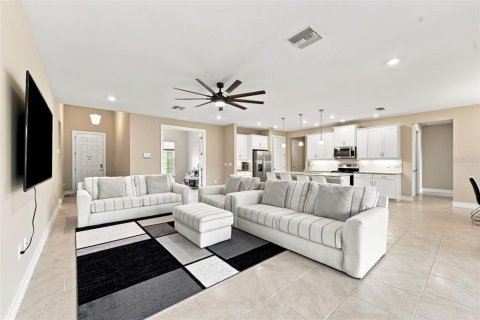 House in Port Charlotte, Florida 4 bedrooms, 224.45 sq.m. № 2299725 - photo 6