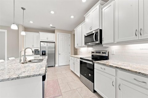 House in Port Charlotte, Florida 4 bedrooms, 224.45 sq.m. № 2299725 - photo 4