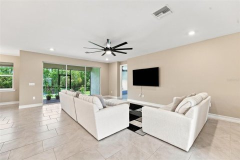 House in Port Charlotte, Florida 4 bedrooms, 224.45 sq.m. № 2299725 - photo 7