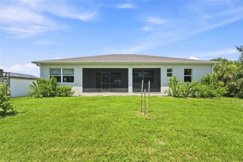 House in Port Charlotte, Florida 4 bedrooms, 224.45 sq.m. № 2299725 - photo 23