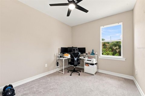 House in Port Charlotte, Florida 4 bedrooms, 224.45 sq.m. № 2299725 - photo 20
