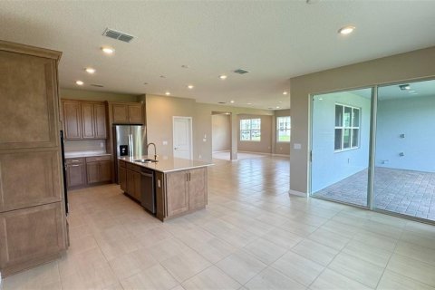 House in Winter Garden, Florida 5 bedrooms, 360.27 sq.m. № 1808901 - photo 9
