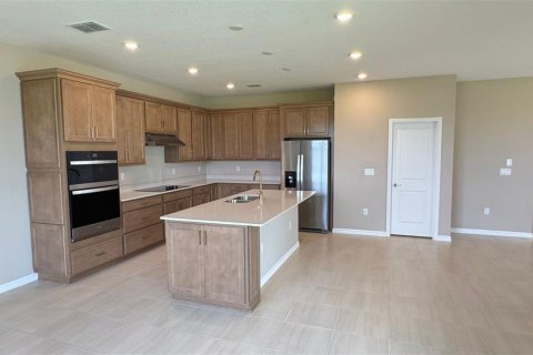 House in Winter Garden, Florida 5 bedrooms, 360.27 sq.m. № 1808901 - photo 7
