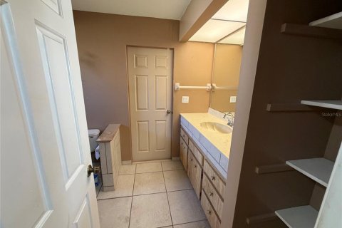 Villa ou maison à louer à Punta Gorda, Floride: 2 chambres, 127.28 m2 № 2437346 - photo 17
