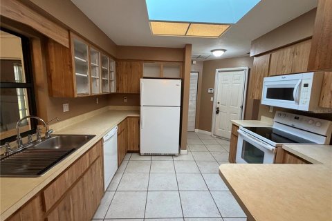Villa ou maison à louer à Punta Gorda, Floride: 2 chambres, 127.28 m2 № 2437346 - photo 13