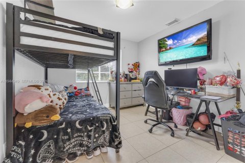 Condominio en venta en Hialeah, Florida, 3 dormitorios, 106.84 m2 № 2002394 - foto 25