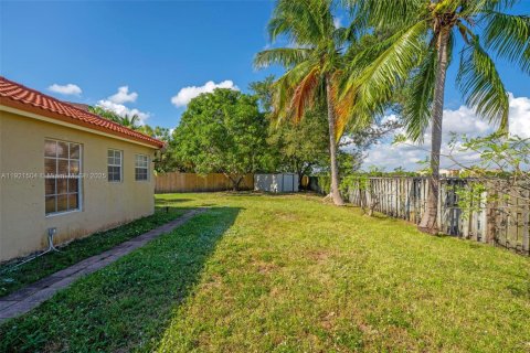 Casa en venta en Cutler Bay, Florida, 3 dormitorios, 158.58 m2 № 1975526 - foto 23