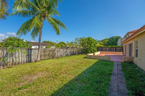 Casa en venta en Cutler Bay, Florida, 3 dormitorios, 158.58 m2 № 1975526 - foto 25