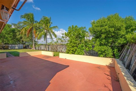 Casa en venta en Cutler Bay, Florida, 3 dormitorios, 158.58 m2 № 1975526 - foto 22