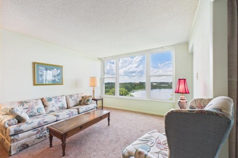Condo in Winter Haven, Florida, 2 bedrooms  № 1784876 - photo 8