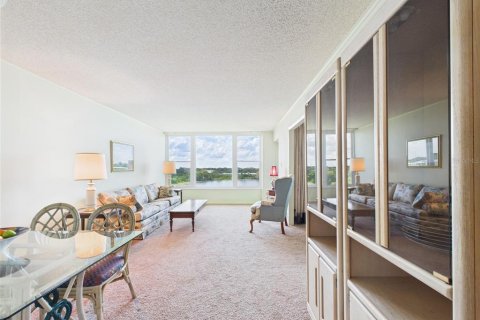 Condo in Winter Haven, Florida, 2 bedrooms  № 1784876 - photo 6
