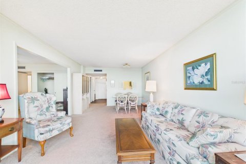 Condo in Winter Haven, Florida, 2 bedrooms  № 1784876 - photo 11