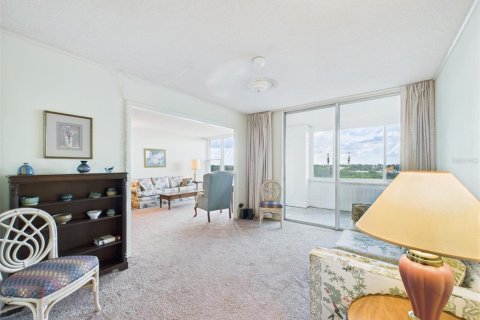 Condo in Winter Haven, Florida, 2 bedrooms  № 1784876 - photo 16