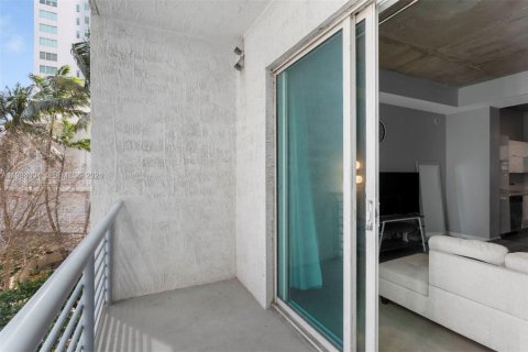 Condominio en venta en Miami, Florida, 1 dormitorio, 68.56 m2 № 2056341 - foto 13