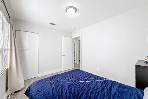 House in Miami, Florida 2 bedrooms, 69.12 sq.m. № 2031830 - photo 15