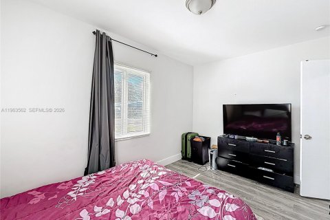 House in Miami, Florida 2 bedrooms, 69.12 sq.m. № 2031830 - photo 16