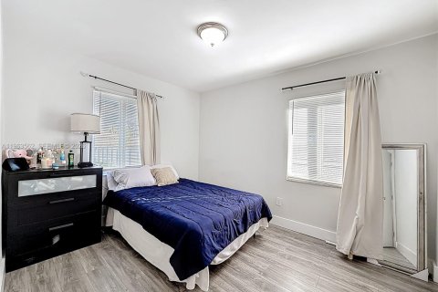 House in Miami, Florida 2 bedrooms, 69.12 sq.m. № 2031830 - photo 13