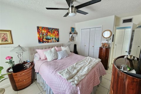 Condo in Miami, Florida, 1 bedroom  № 1893274 - photo 7