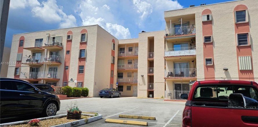 Condo in Miami, Florida, 1 bedroom  № 1893274