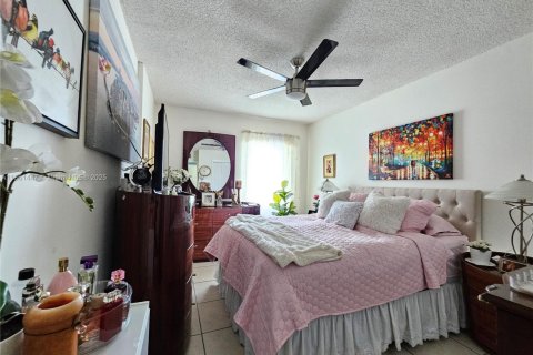 Condo in Miami, Florida, 1 bedroom  № 1893274 - photo 8