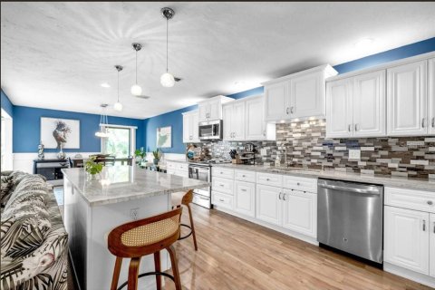 Villa ou maison à vendre à Sarasota, Floride: 2 chambres, 143.81 m2 № 2404765 - photo 3