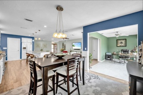 Villa ou maison à vendre à Sarasota, Floride: 2 chambres, 143.81 m2 № 2404765 - photo 5