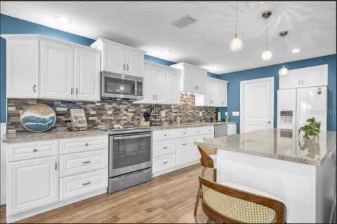 Villa ou maison à vendre à Sarasota, Floride: 2 chambres, 143.81 m2 № 2404765 - photo 4
