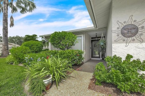 Villa ou maison à vendre à Sarasota, Floride: 2 chambres, 143.81 m2 № 2404765 - photo 2