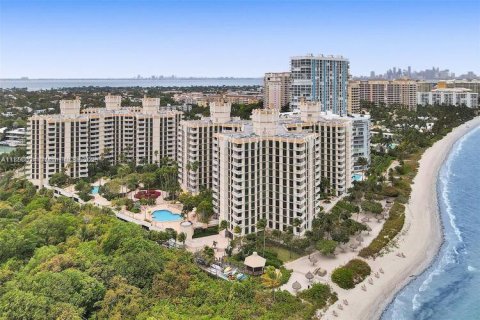 Condo in Key Biscayne, Florida, 2 bedrooms  № 1961813 - photo 18