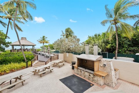 Condo in Key Biscayne, Florida, 2 bedrooms  № 1961813 - photo 16