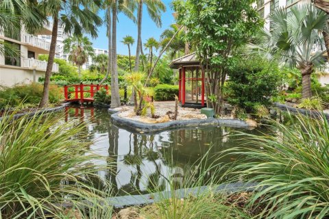 Condo in Key Biscayne, Florida, 2 bedrooms  № 1961813 - photo 21