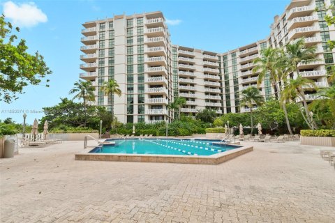 Condo in Key Biscayne, Florida, 2 bedrooms  № 1961813 - photo 15