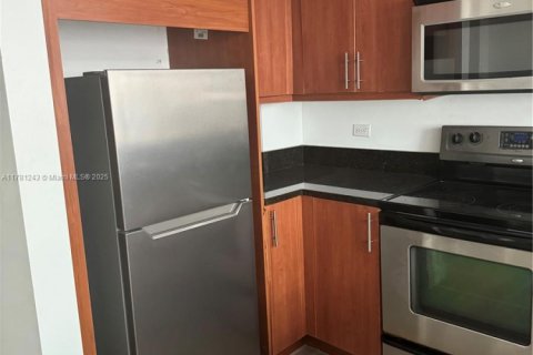 Кондоминиум с 2 спальнями в Майами, Флорида № 2034621