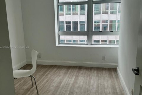 Снять в аренду кондоминиум в Майами, Флорида 2 спальни, 78.97м2, № 2034621 - фото 7