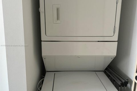 Снять в аренду кондоминиум в Майами, Флорида 2 спальни, 78.97м2, № 2034621 - фото 10