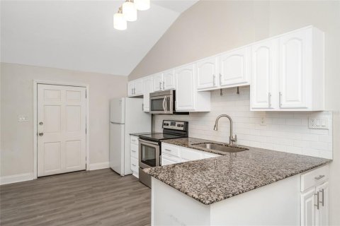 Villa ou maison à vendre à Tampa, Floride: 3 chambres, 90.67 m2 № 2396536 - photo 11