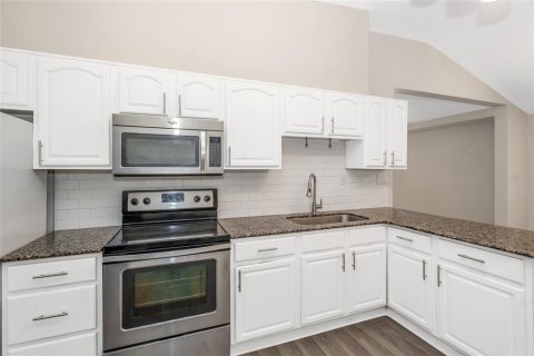 Villa ou maison à vendre à Tampa, Floride: 3 chambres, 90.67 m2 № 2396536 - photo 13
