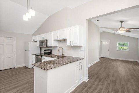 Villa ou maison à vendre à Tampa, Floride: 3 chambres, 90.67 m2 № 2396536 - photo 10