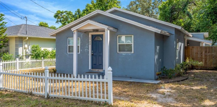 Villa ou maison à Tampa, Floride 3 chambres, 90.67 m2 № 2396536