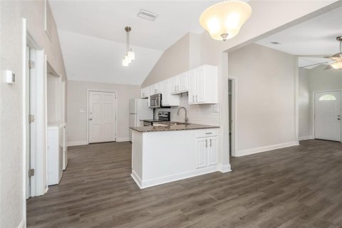 Villa ou maison à vendre à Tampa, Floride: 3 chambres, 90.67 m2 № 2396536 - photo 9