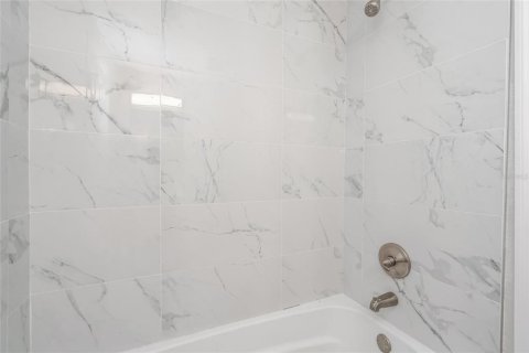 Villa ou maison à vendre à Tampa, Floride: 3 chambres, 90.67 m2 № 2396536 - photo 19