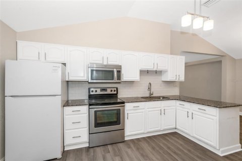 Villa ou maison à vendre à Tampa, Floride: 3 chambres, 90.67 m2 № 2396536 - photo 12
