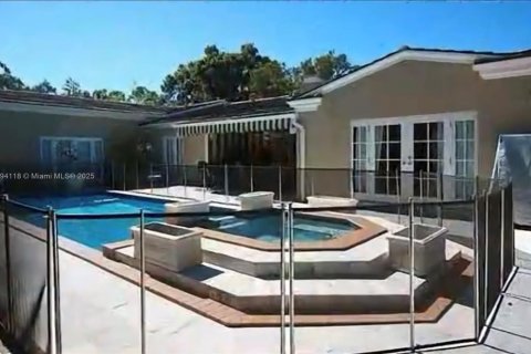Casa en venta en Coral Gables, Florida, 5 dormitorios, 420.1 m2 № 1948035 - foto 11