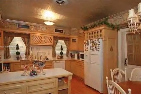 Casa en venta en Coral Gables, Florida, 5 dormitorios, 420.1 m2 № 1948035 - foto 9