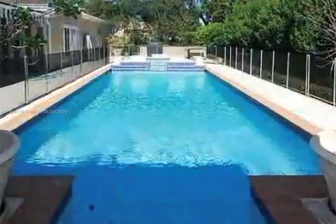 Casa en venta en Coral Gables, Florida, 5 dormitorios, 420.1 m2 № 1948035 - foto 10