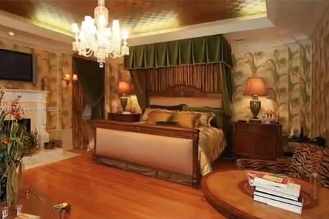 Casa en venta en Coral Gables, Florida, 5 dormitorios, 420.1 m2 № 1948035 - foto 4
